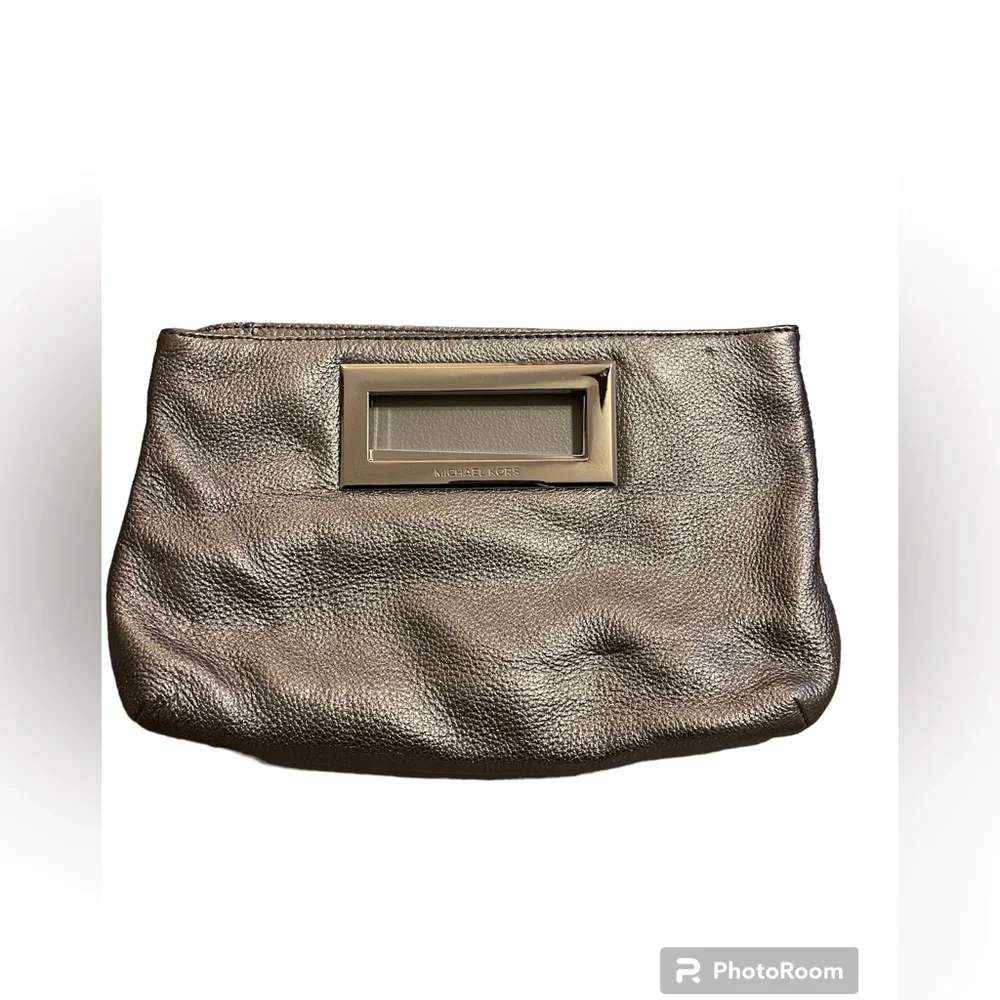 Michael Kors Clutch Silver/Pewter color soft pebble leather - Picture 1 of 7
